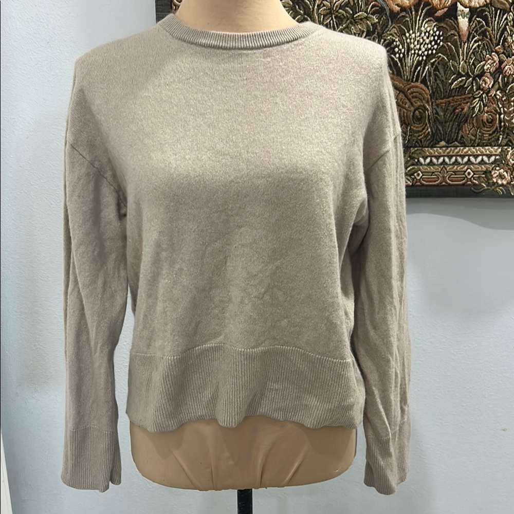 H&M Cashmere Crew Neck Sweater.‎ Size XS